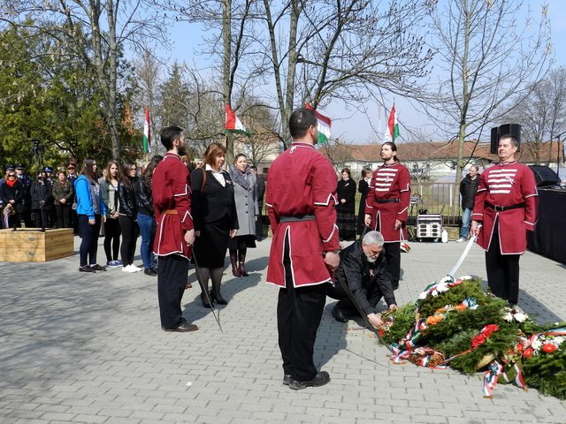 2017. március 15. 71